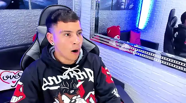 salvadorgomezx online show from December 19, 10:53 pm