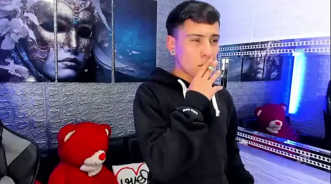 salvadorgomezx online show from January 8, 9:42 am