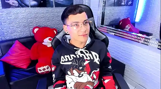 salvadorgomezx online show from January 10, 10:39 am