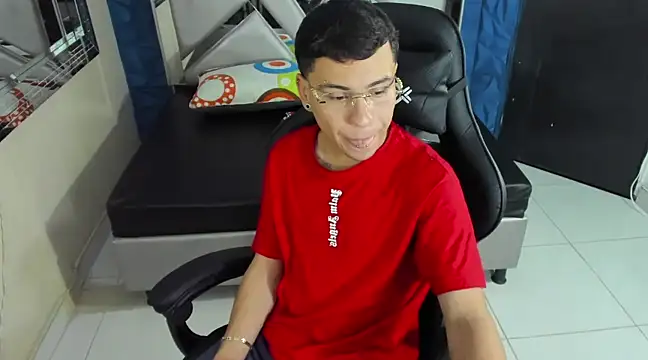 salvadorgomezx online show from January 25, 2:03 pm