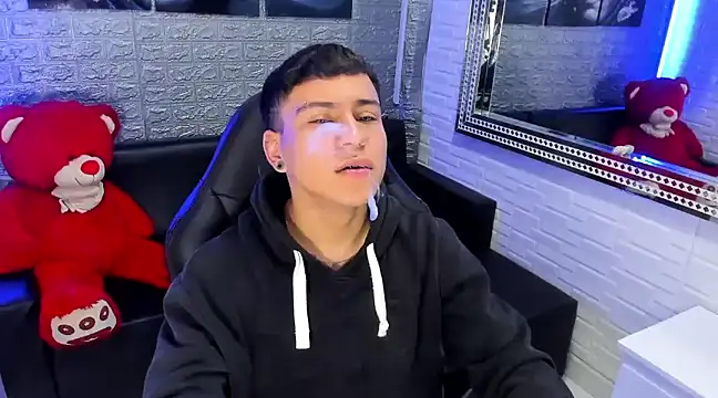 salvadorgomezx online show from February 12, 5:05 am