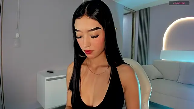 millieskinny  online show from October 14, 11:05 pm