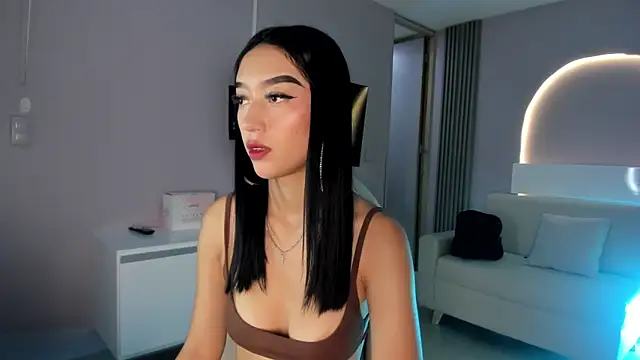 millieskinny  online show from October 15, 11:16 pm