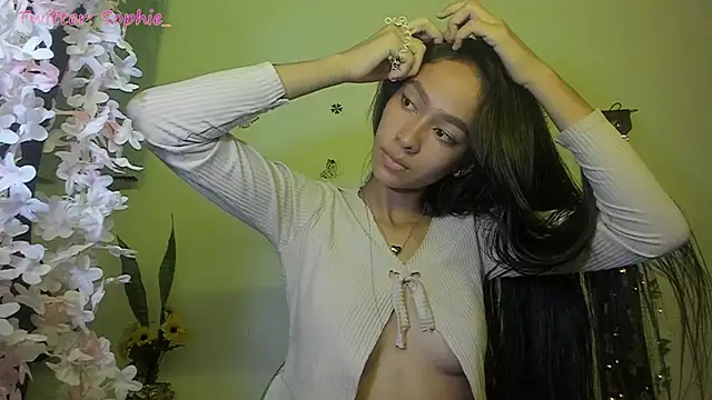 Snapshot of Sophie_sweett19 chatting on February 26, 3:21 am Sophie sweett19 online show from February 26, 3:21 am