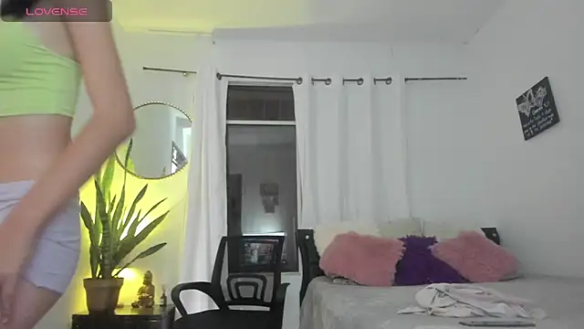 Snapshot of Sophie_sweett19 chatting on September 14, 7:13 pm Sophie sweett19 online show from September 14, 7:13 pm