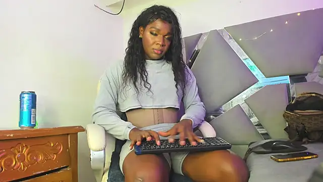 Snapshot of Arii_xxx chatting on January 25, 9:25 pm Arii xxx online show from January 25, 9:25 pm