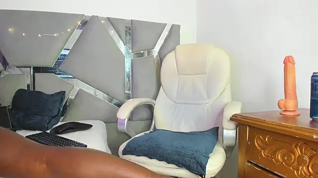 Snapshot of Arii_xxx chatting on February 16, 3:15 am Arii xxx online show from February 16, 3:15 am