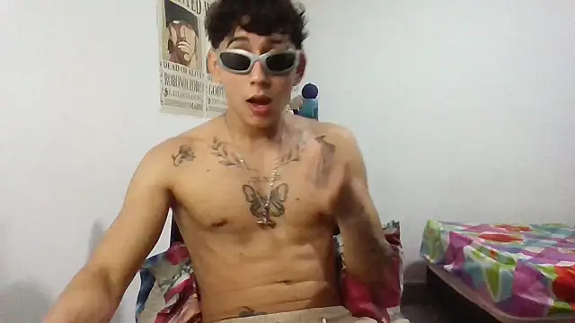 Snapshot of Dillom420 chatting on January 21, 4:43 am Dillom420 online show from January 21, 4:43 am