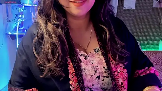 Snapshot of Gulabi_Queen chatting on January 30, 8:54 am Gulabi Queen online show from January 30, 8:54 am