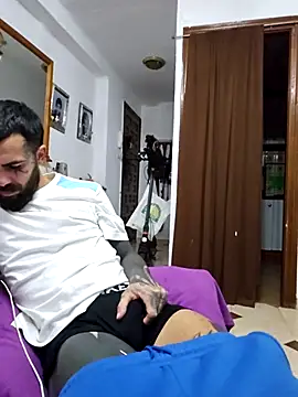 Snapshot of charlye_inkkkk chatting on December 18, 12:06 am charlye inkkkk online show from December 18, 12:06 am