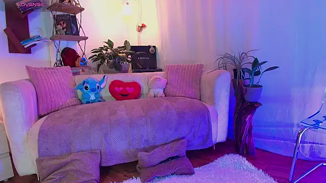 HANNAH LOVEE online show from April 8, 2:55 am