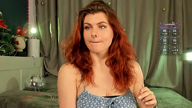 Snapshot of ginavontease chatting on December 16, 2:38 pm ginavontease online show from December 16, 2:38 pm