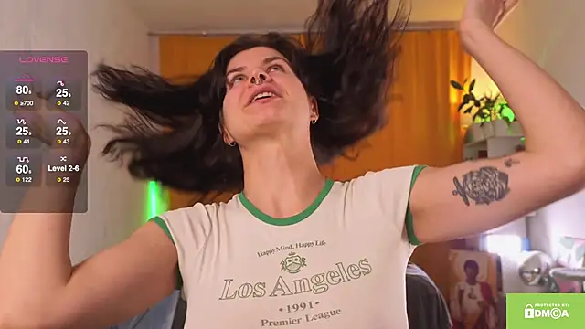 Snapshot of ginavontease chatting on November 8, 9:53 am ginavontease online show from November 8, 9:53 am