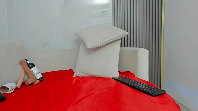 Snapshot of ebonydreams01 chatting on March 3, 6:01 pm ebonydreams01 online show from March 3, 6:01 pm