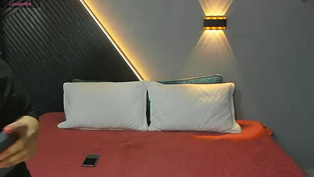 Laia and Aloby online show from March 24, 12:26 am