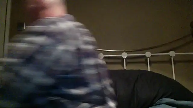 Snapshot of midlandsforfun chatting on February 15, 10:21 pm midlandsforfun online show from February 15, 10:21 pm