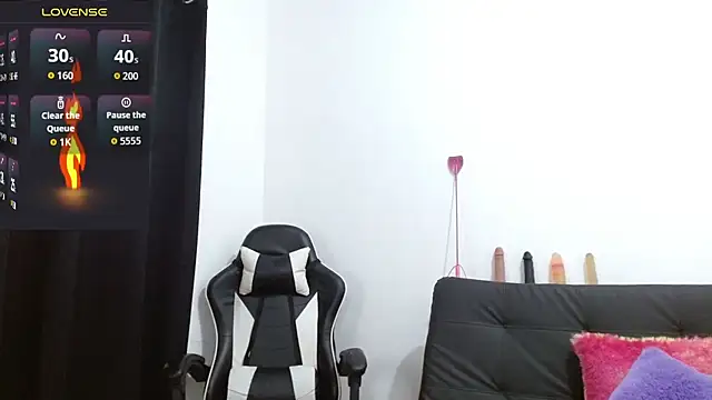 Snapshot of Kiara-Rider chatting on November 15, 7:10 pm Kiara-Rider online show from November 15, 7:10 pm