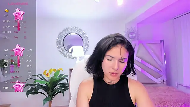 Snapshot of kendaall_jenner_ chatting on December 22, 8:27 am kendaall jenner  online show from December 22, 8:27 am