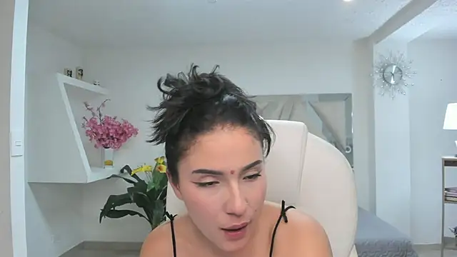 Snapshot of kendaall_jenner_ chatting on February 1, 7:36 am kendaall jenner  online show from February 1, 7:36 am