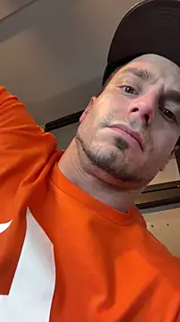 Snapshot of hot_shot_13 chatting on November 30, 7:34 am hot shot 13 online show from November 30, 7:34 am