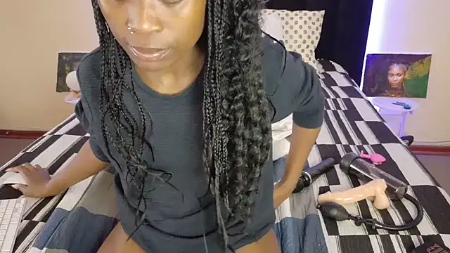 chloechrome online show from June 7, 8:07 am