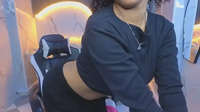 Violeth b online show from March 24, 1:05 pm