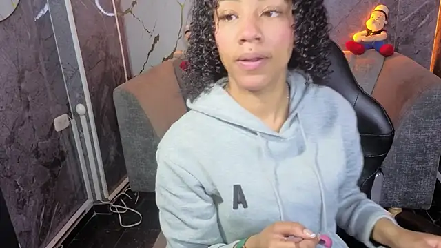 Violeth b online show from March 27, 1:00 pm