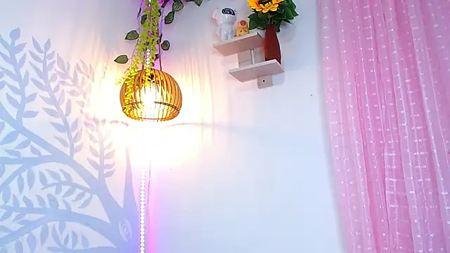 Alison Wiley online show from April 9, 7:58 am