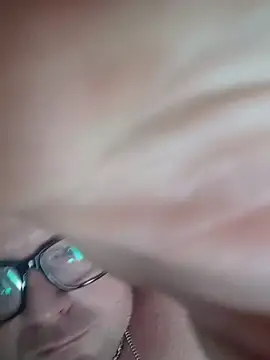 Snapshot of swingr chatting on February 25, 2:33 pm swingr online show from February 25, 2:33 pm