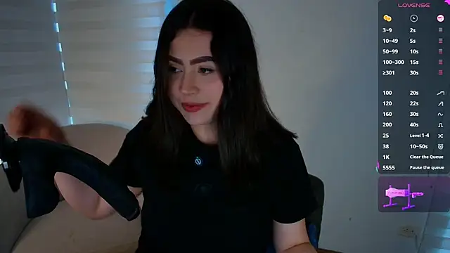 Snapshot of venusleroy_ chatting on May 7, 10:26 pm venusleroy online show from May 7, 10:26 pm