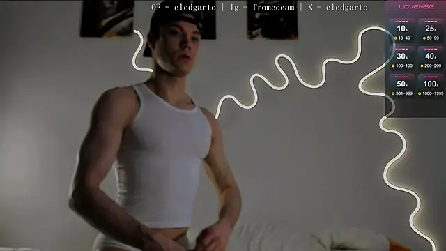 Snapshot of fromed chatting on June 11, 3:43 pm fromed online show from June 11, 3:43 pm