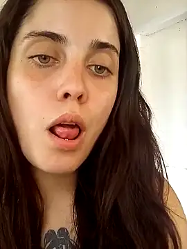 lucylovles online show from January 28, 2:10 pm