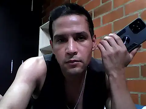 Snapshot of esteban2810m chatting on March 2, 8:48 pm esteban2810m online show from March 2, 8:48 pm