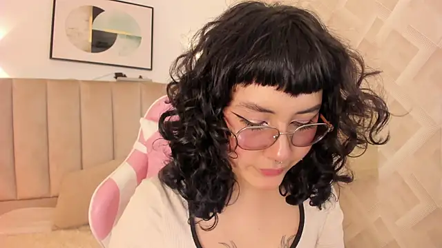 Haru Bonny online show from February 7, 8:12 pm