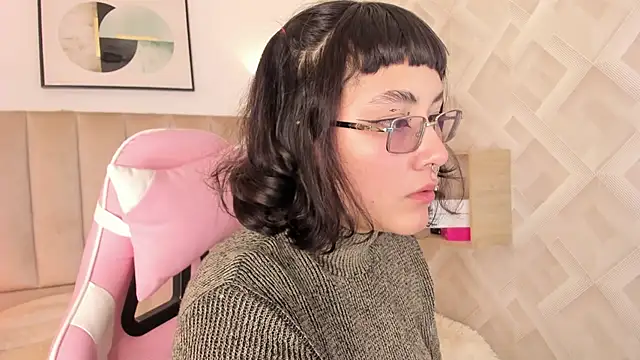 Haru Bonny online show from April 8, 8:20 pm