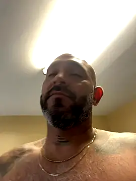 Snapshot of tylergigo chatting on October 24, 12:45 pm tylergigo online show from October 24, 12:45 pm