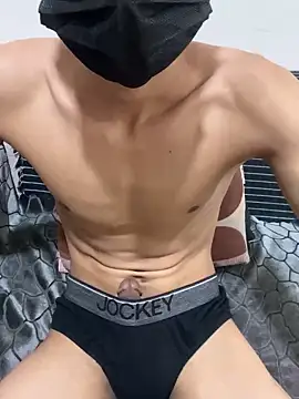 Snapshot of kingcock010 chatting on February 5, 4:25 pm kingcock010 online show from February 5, 4:25 pm