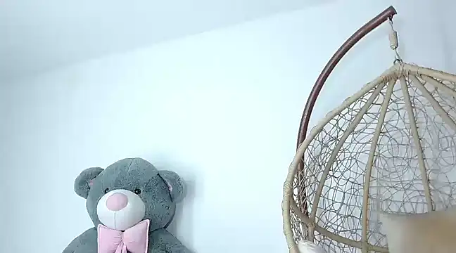 Snapshot of ebonyhotcats90 chatting on January 31, 6:35 am ebonyhotcats90 online show from January 31, 6:35 am