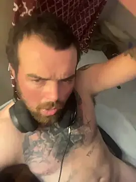 Snapshot of BigBaby964 chatting on November 2, 7:00 am BigBaby964 online show from November 2, 7:00 am