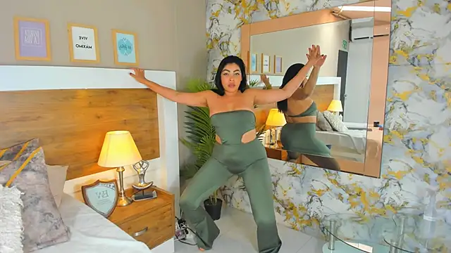 EmaBakker online show from March 1, 5:05 pm