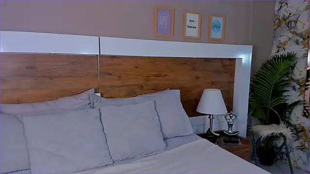 EmaBakker online show from November 7, 12:16 pm