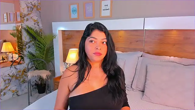 Snapshot of EmaBakker chatting on December 16, 11:26 am EmaBakker online show from December 16, 11:26 am