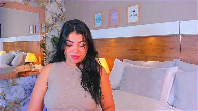 Snapshot of EmaBakker chatting on January 18, 11:25 am EmaBakker online show from January 18, 11:25 am