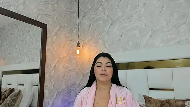 Snapshot of EmaBakker chatting on February 13, 7:15 am EmaBakker online show from February 13, 7:15 am