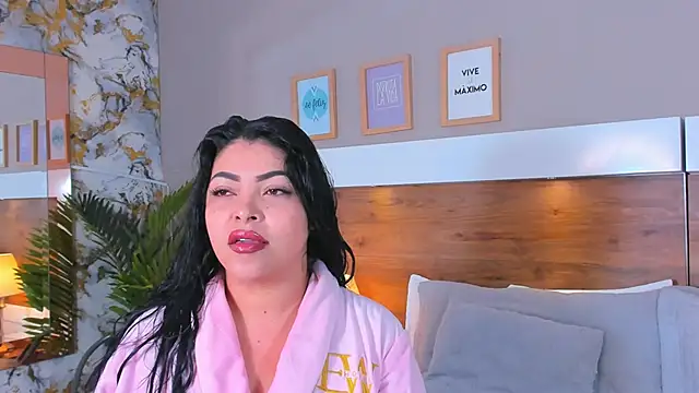 Snapshot of EmaBakker chatting on February 22, 8:57 am EmaBakker online show from February 22, 8:57 am