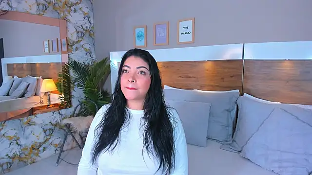 Snapshot of EmaBakker chatting on February 25, 10:47 am EmaBakker online show from February 25, 10:47 am