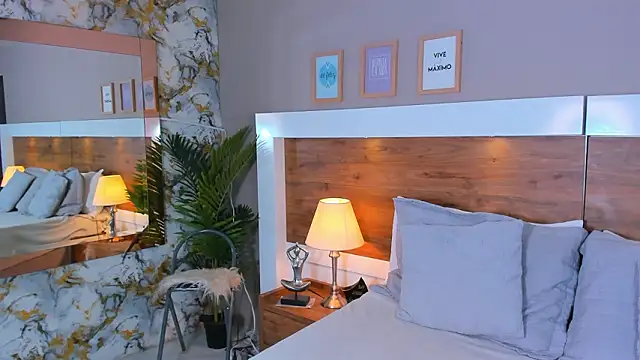 Snapshot of EmaBakker chatting on February 26, 5:17 am EmaBakker online show from February 26, 5:17 am