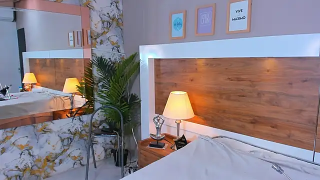 Snapshot of EmaBakker chatting on February 26, 5:23 pm EmaBakker online show from February 26, 5:23 pm