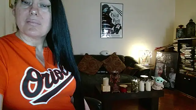 mandaloriangirls online show from April 3, 6:17 pm