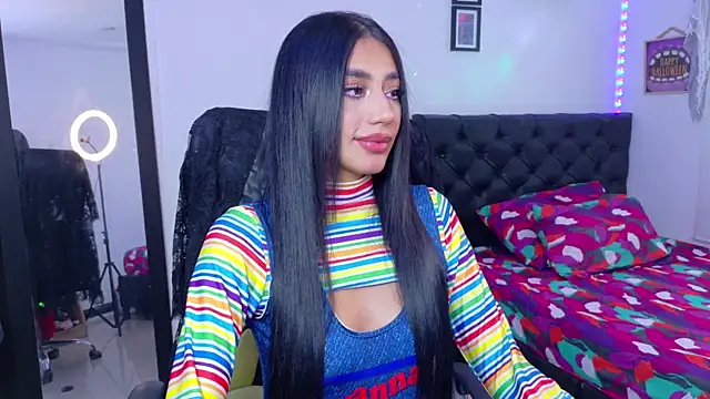 Snapshot of JulietaCheerr chatting on October 28, 1:36 pm JulietaCheerr online show from October 28, 1:36 pm